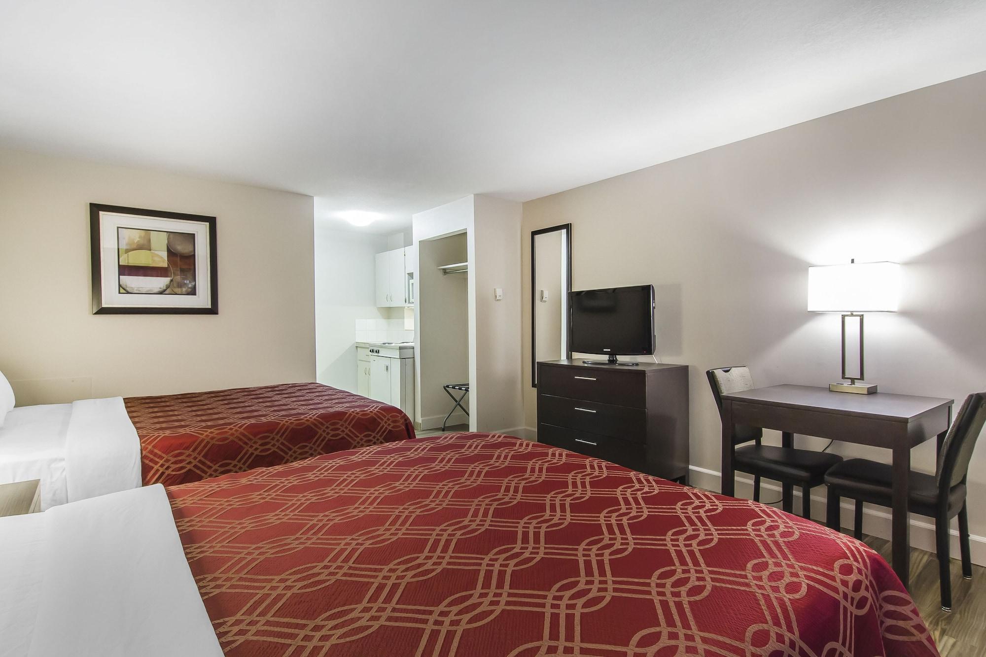 Econo Lodge Inn & Suites Lethbridge Bagian luar foto