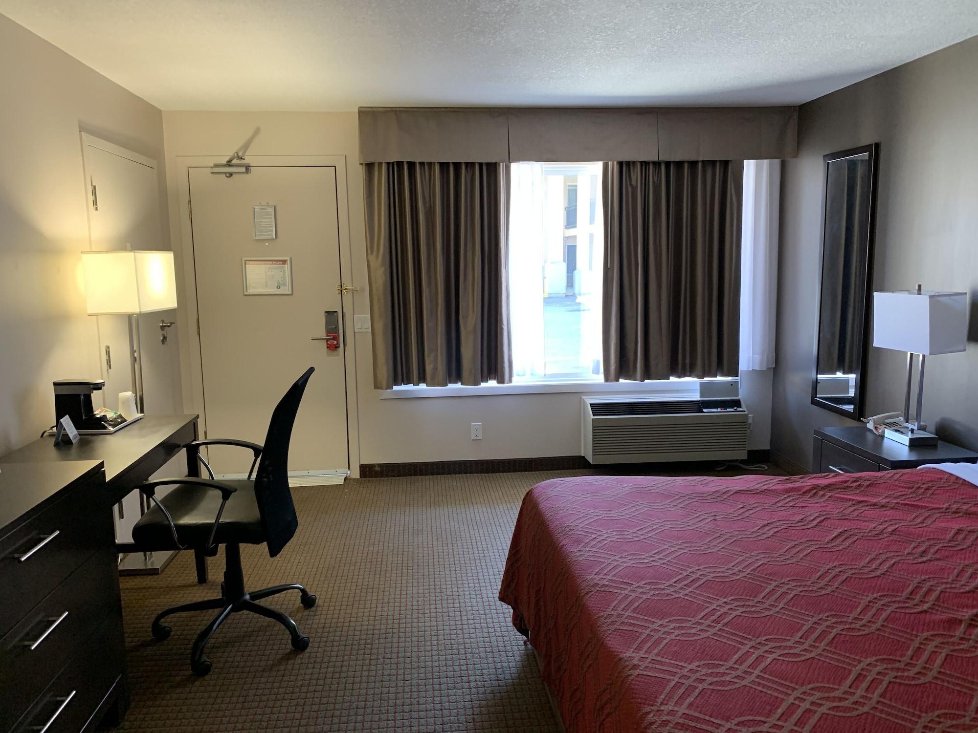 Econo Lodge Inn & Suites Lethbridge Bagian luar foto