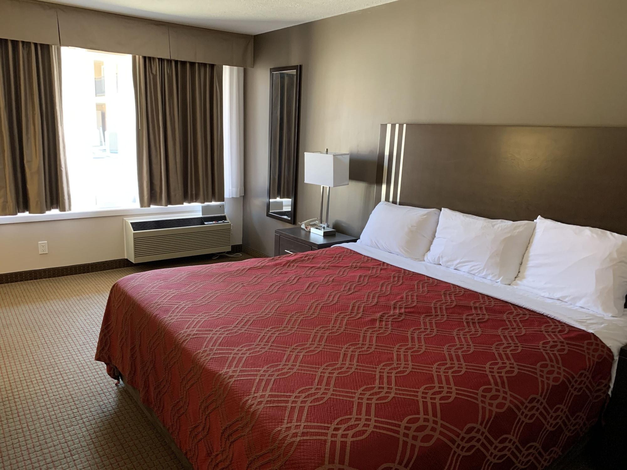 Econo Lodge Inn & Suites Lethbridge Bagian luar foto