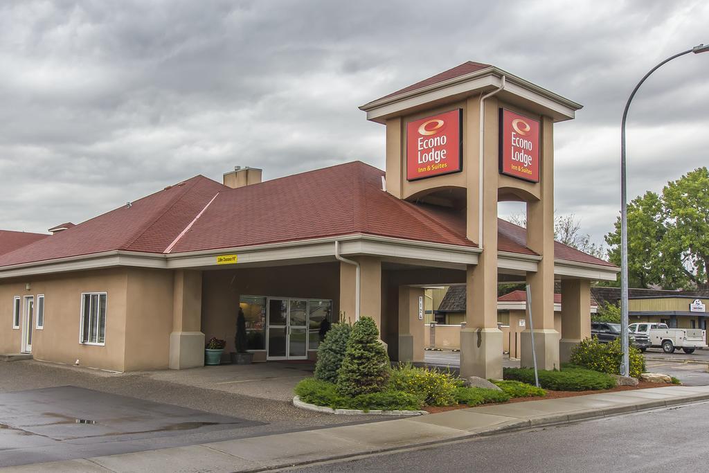 Econo Lodge Inn & Suites Lethbridge Bagian luar foto