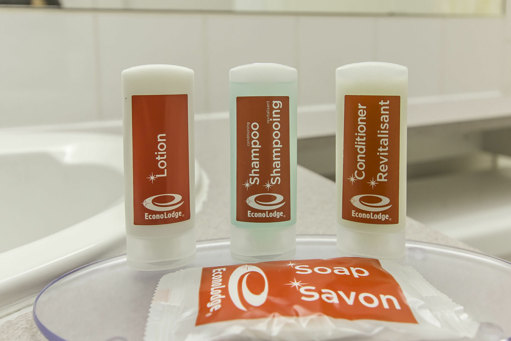 Econo Lodge Inn & Suites Lethbridge Bagian luar foto